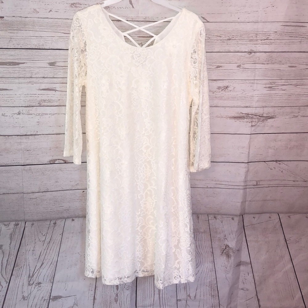 White lace dress